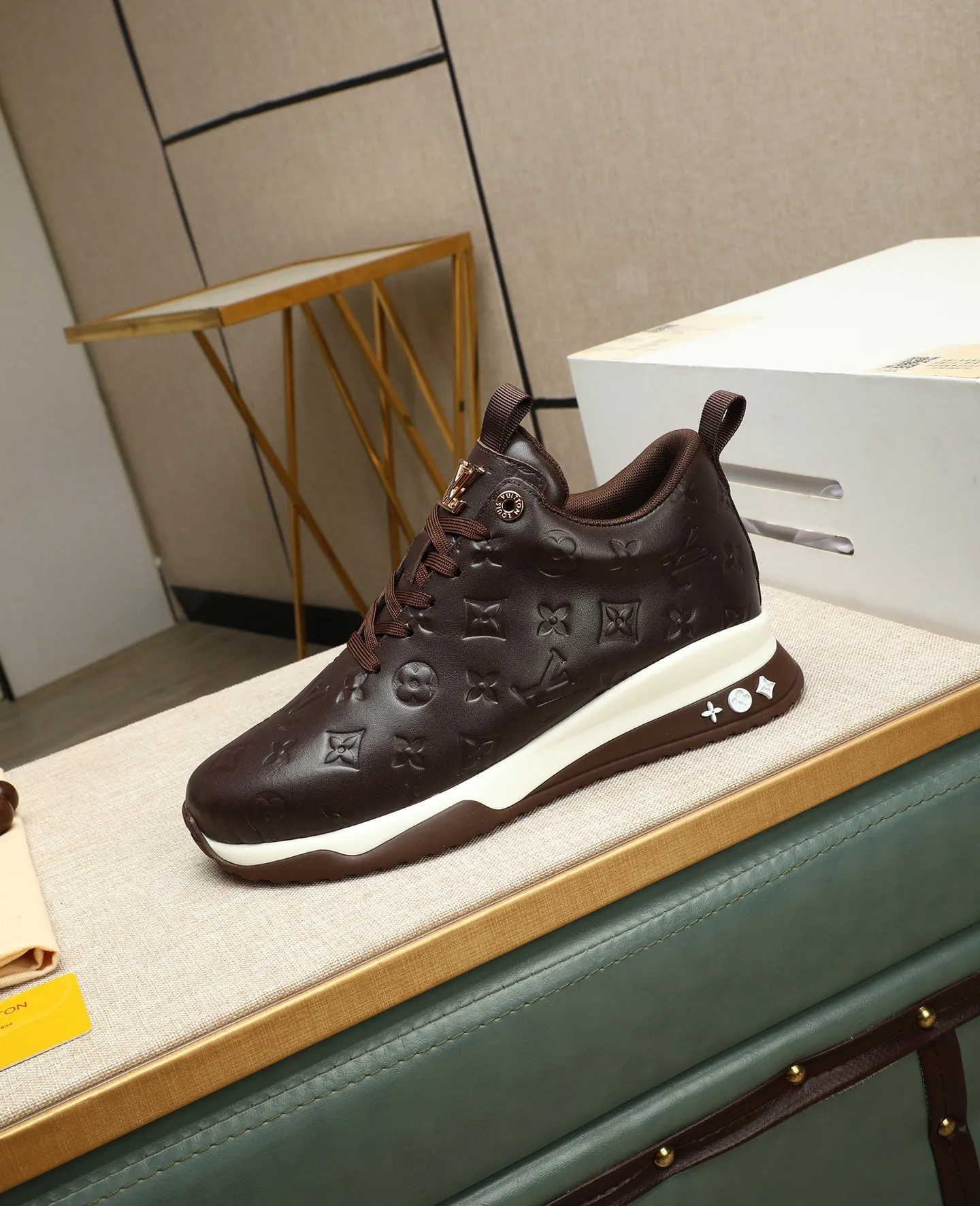 Men's shoes 💰520 📛📛【LOUIS VUITTON】Louis Vuitton official website synchronized new products 👟Milan fashion catwalk style 🇰🇾🇰🇾LV family logo, celebrity style, a must-have for fashionistas ⚠️First-layer calfskin ➕Mesh lining ➕Official website original version special outsole 👞Number 39-44 (38 45 46 customized)